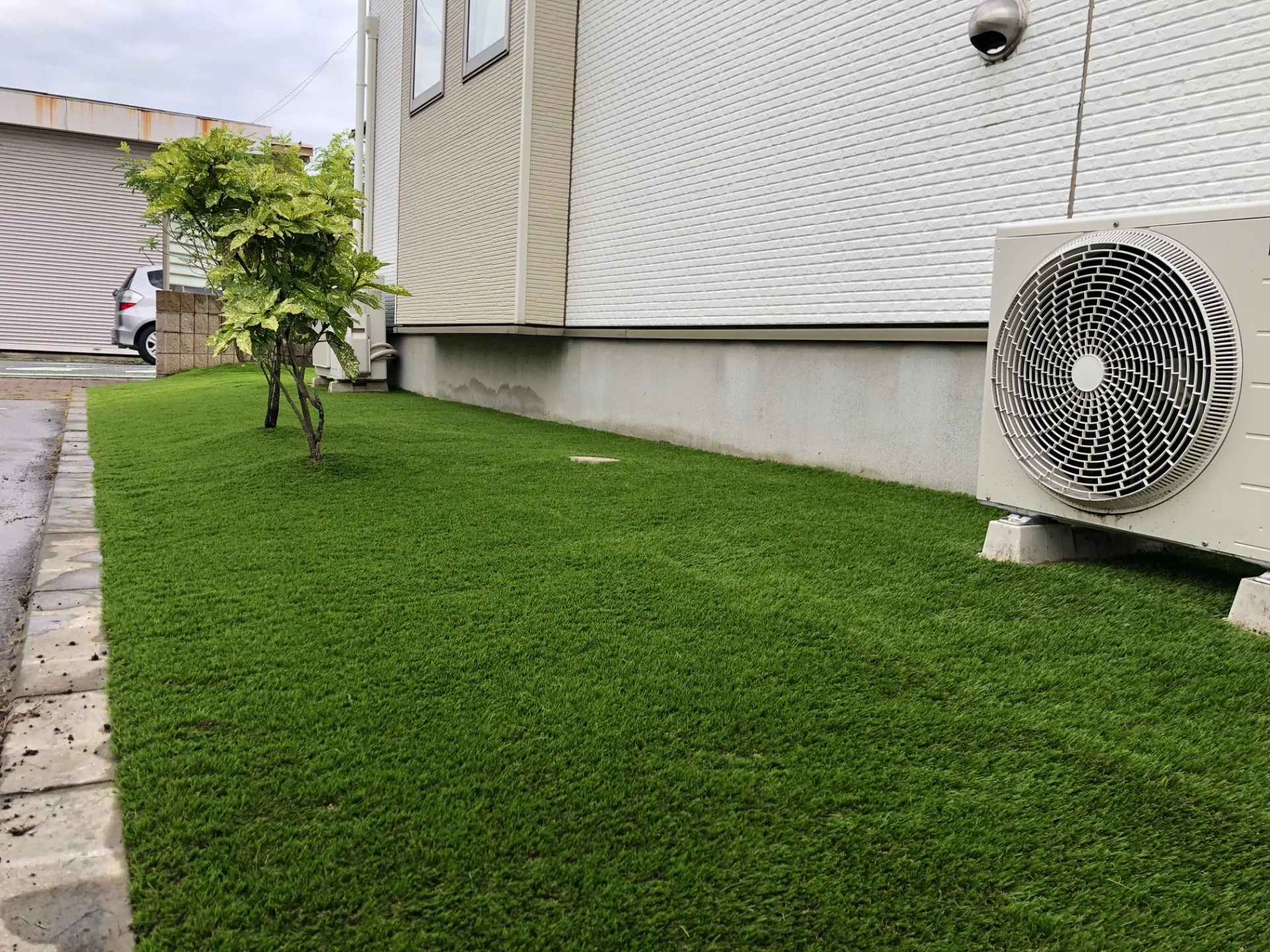 植栽も減らしてスッキリきれいになりました。