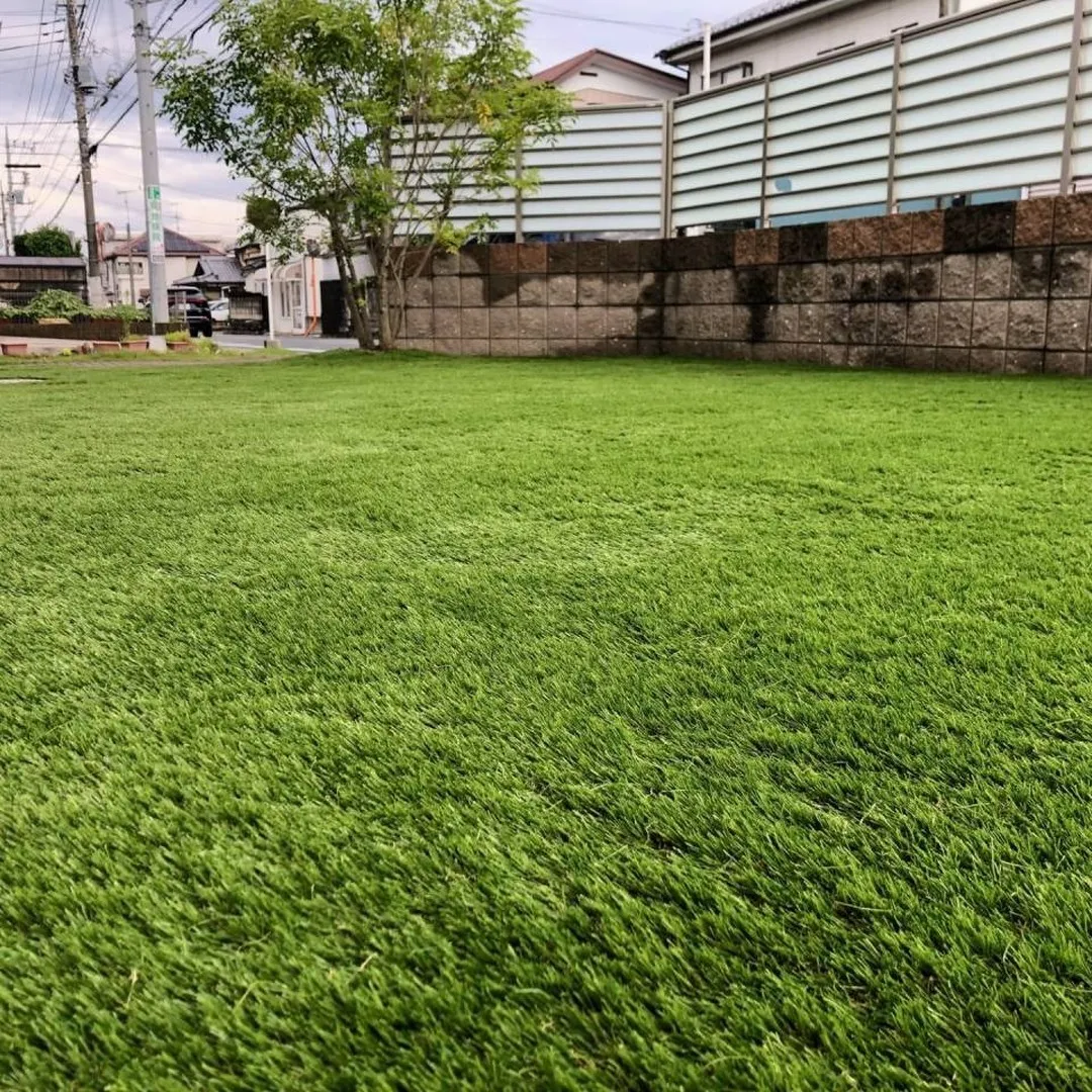 庭の芝生をやめたい方におすすめ！人工芝施工でお庭がきれいに。