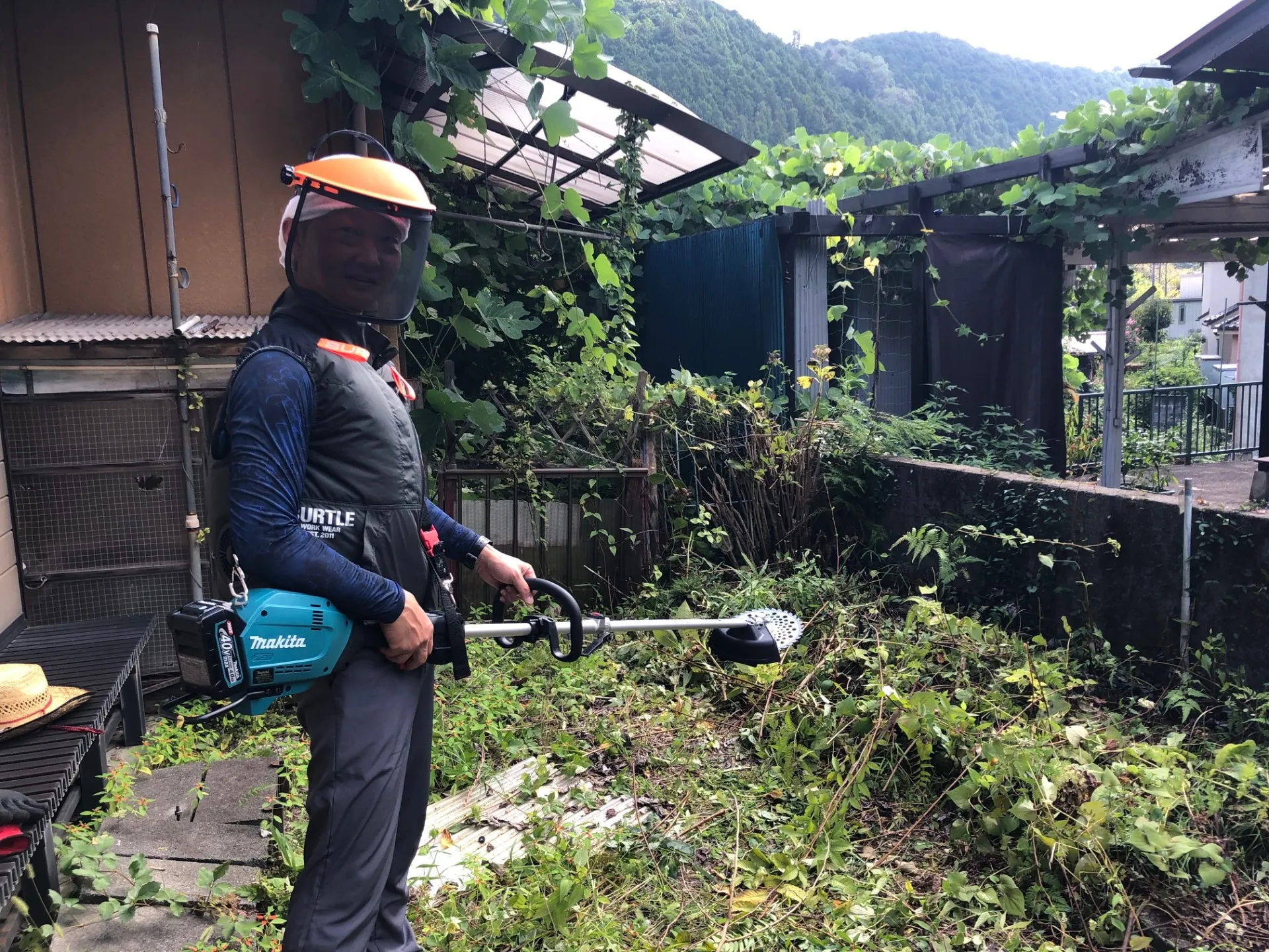 電動草刈り機