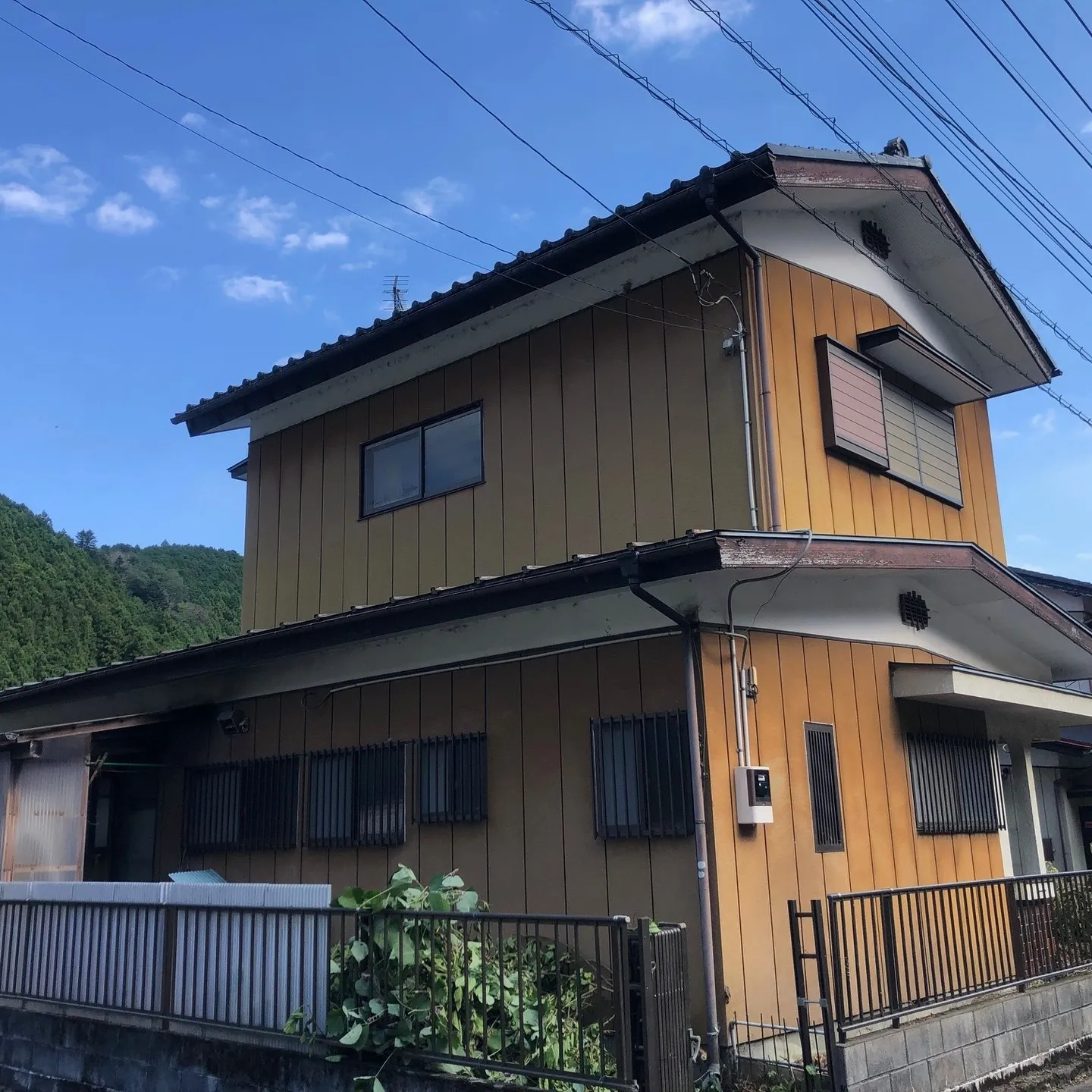 🌿🏡 庭の雑草や植木が伸びすぎて、自分ではどうしようもなくお...