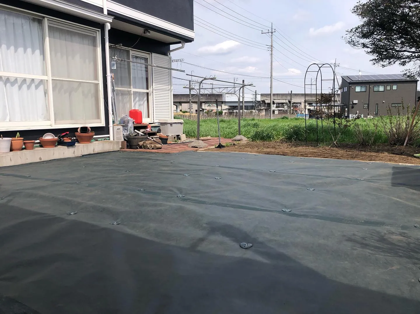 最近、多くの方が庭の芝生の維持に頭を悩ませているようですね🌱...