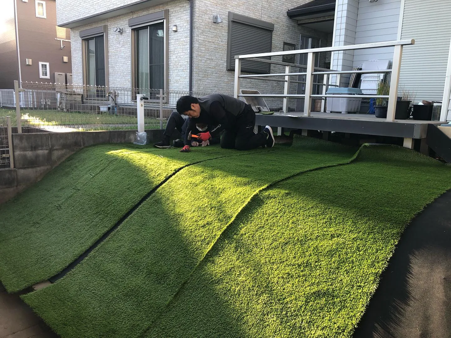 天然芝の手入れにお悩みではありませんか?🌿毎週の芝刈り、水や...