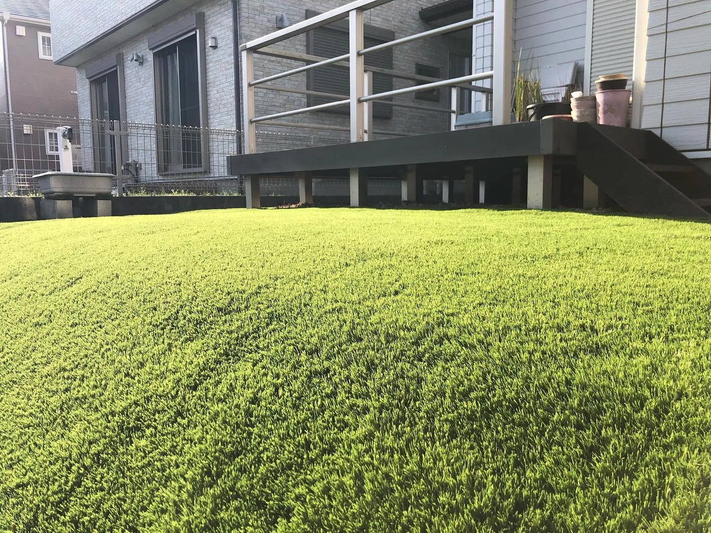 天然芝の手入れにお悩みではありませんか?🌿毎週の芝刈り、水や...