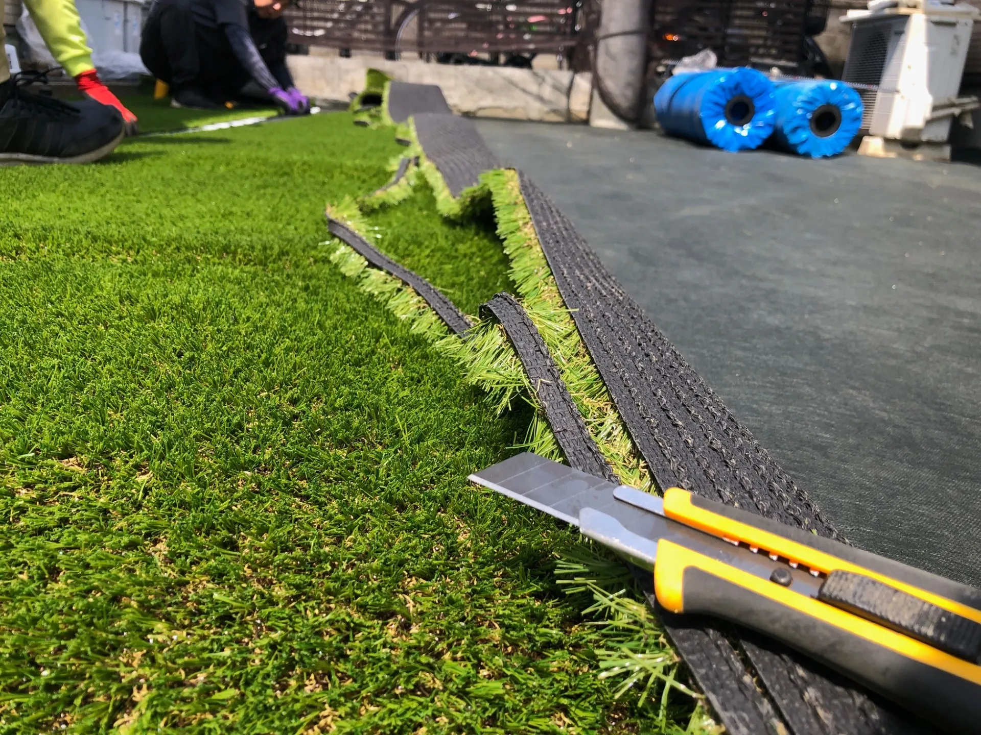 埼玉｜さいたま市のお庭で天然芝生から人工芝へ張り替えをしました。