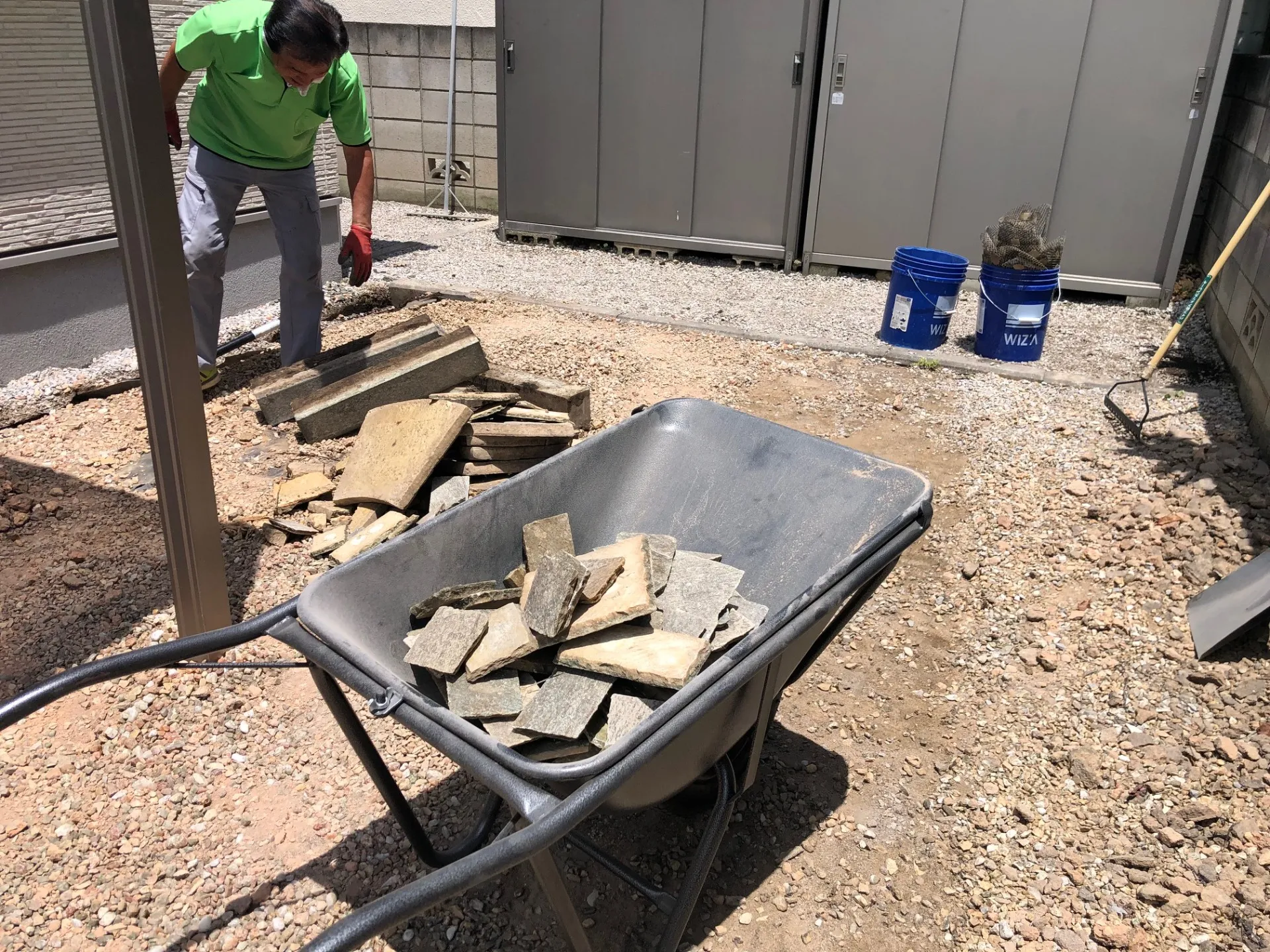 タイルやレンガは処分しました。