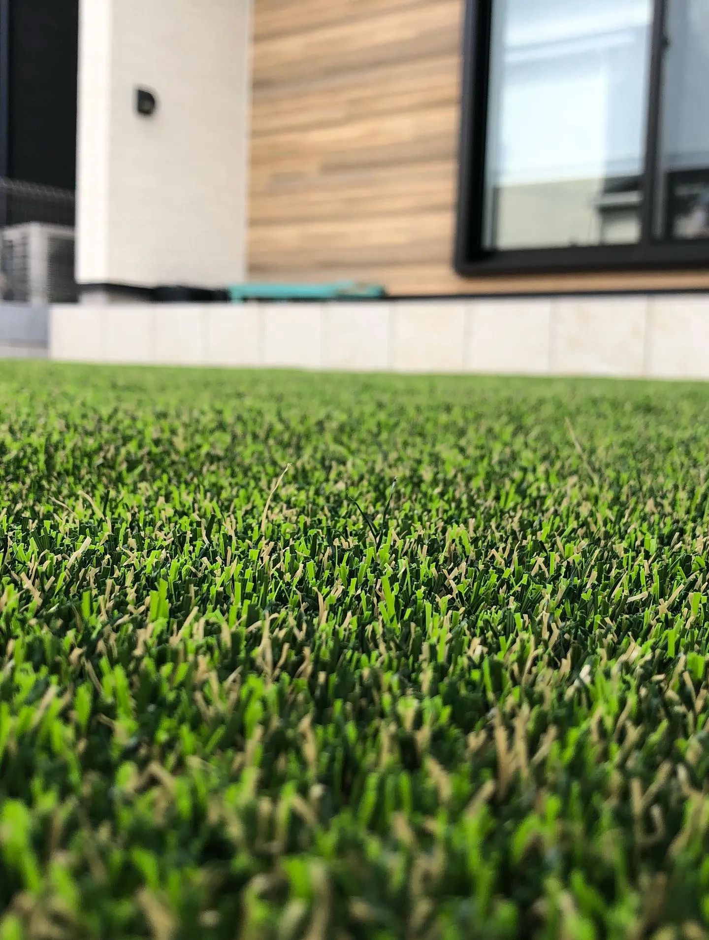 今回は、埼玉県入間市にて素敵なお庭の変身プロジェクトをお届け...