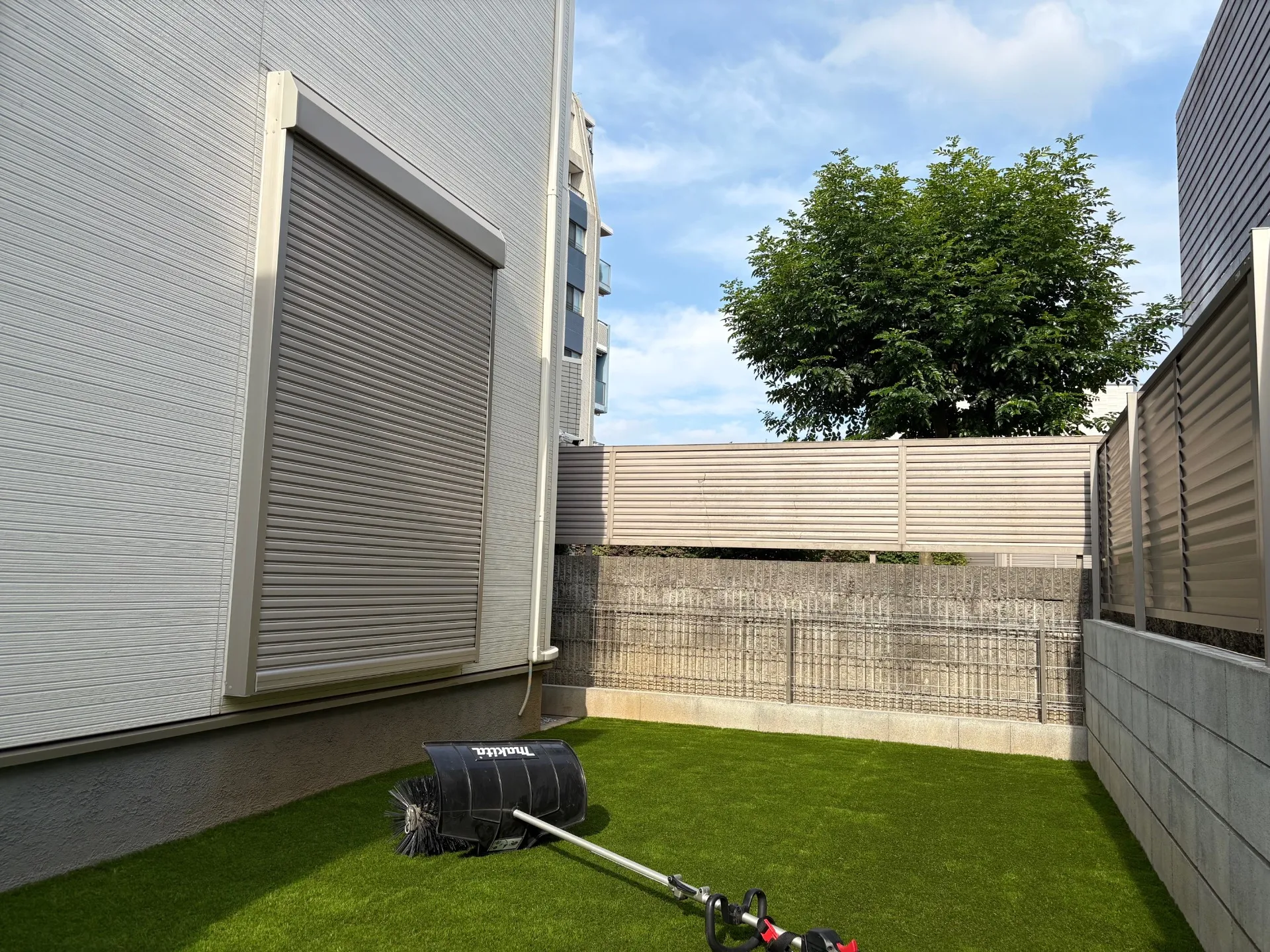 雑草に悩まされない綺麗なお庭に