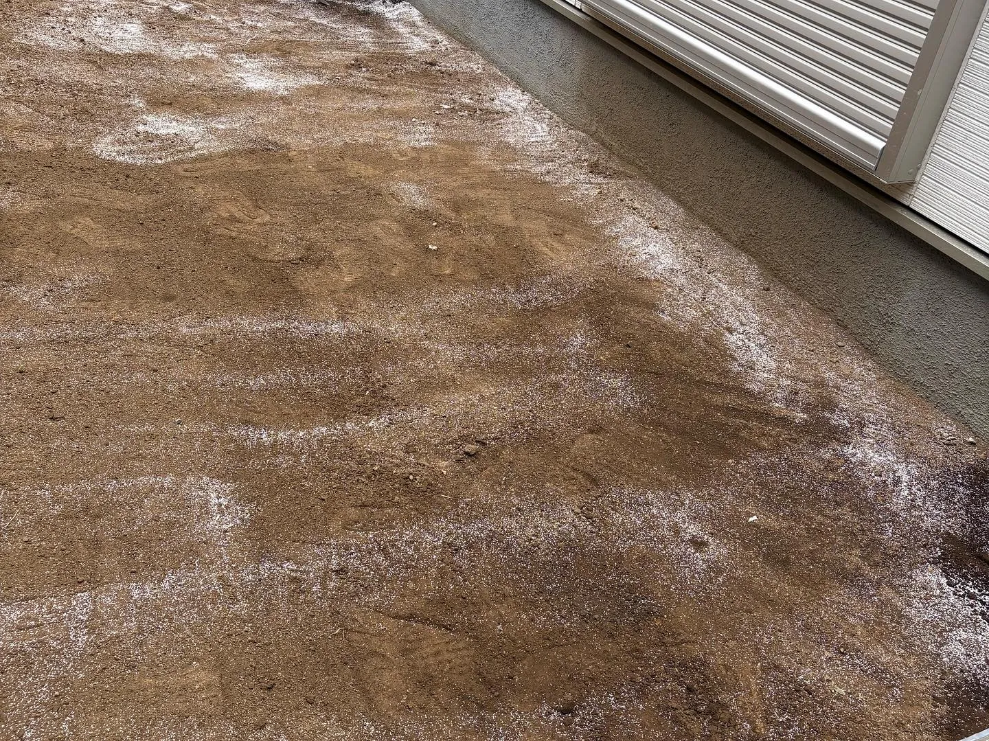 埼玉県所沢市の戸建て住宅のお庭に人工芝を施工させていただきま...