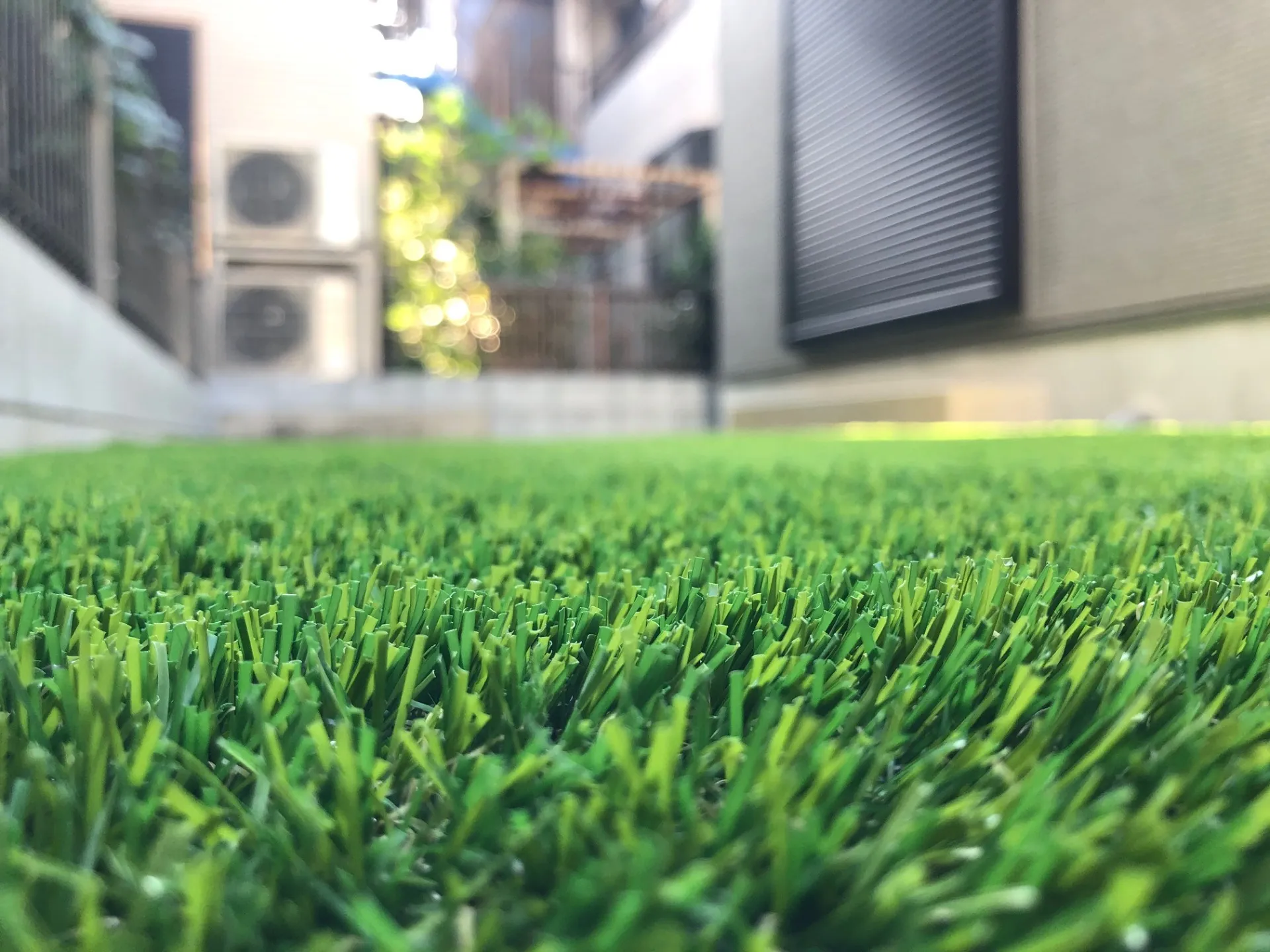 【埼玉県】新築戸建てに人工芝と砂利敷きでおしゃれな外構に｜コスパの良い外構工事施工例