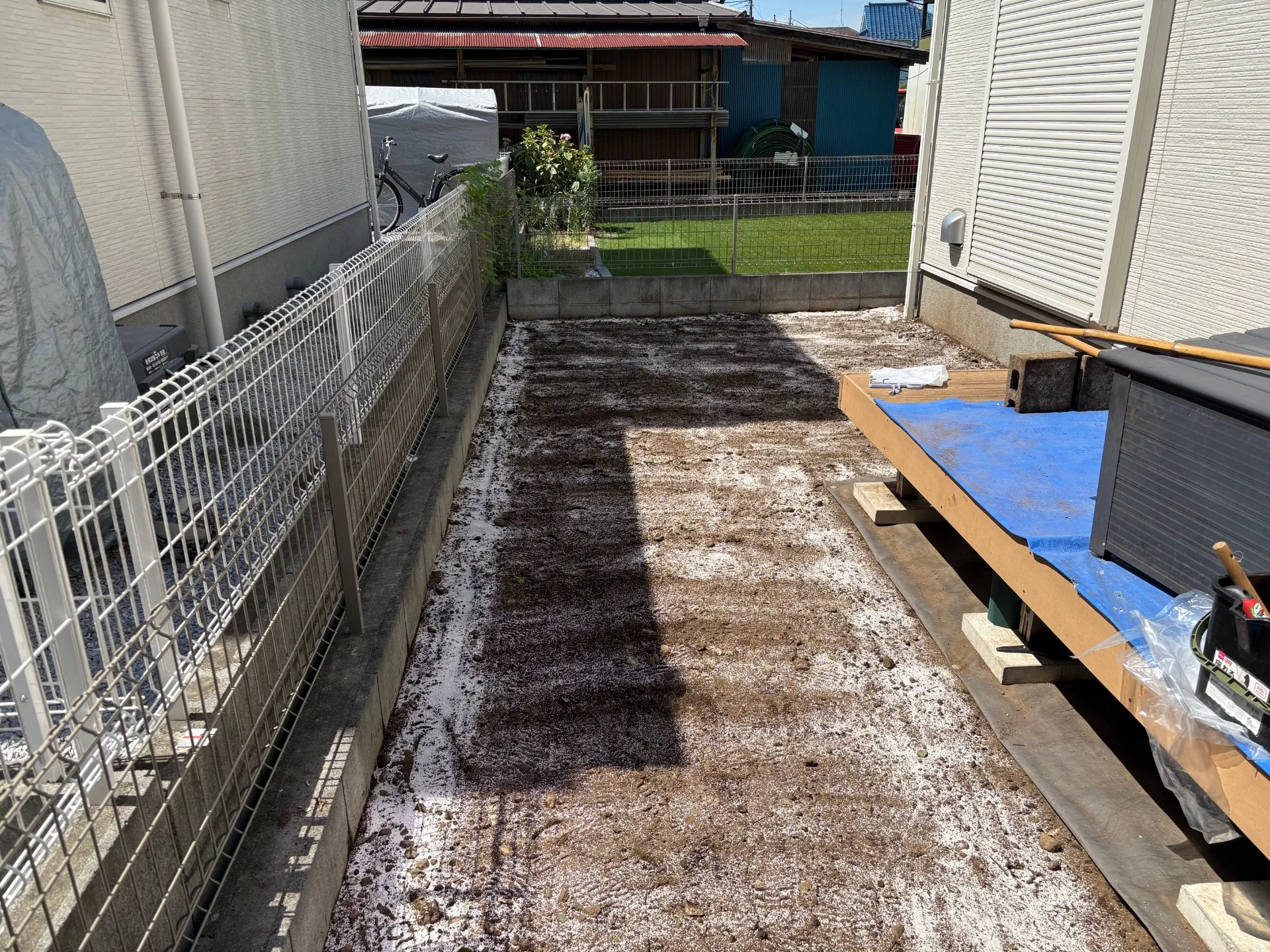 さらに除草剤も散布します。