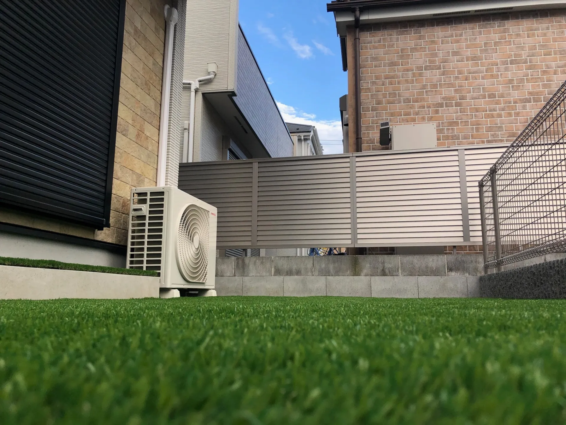 🏡【東京都西東京市】新築外構に人工芝＋白砂利で高級感ある仕上がり｜コスパ抜群で大満足の声！