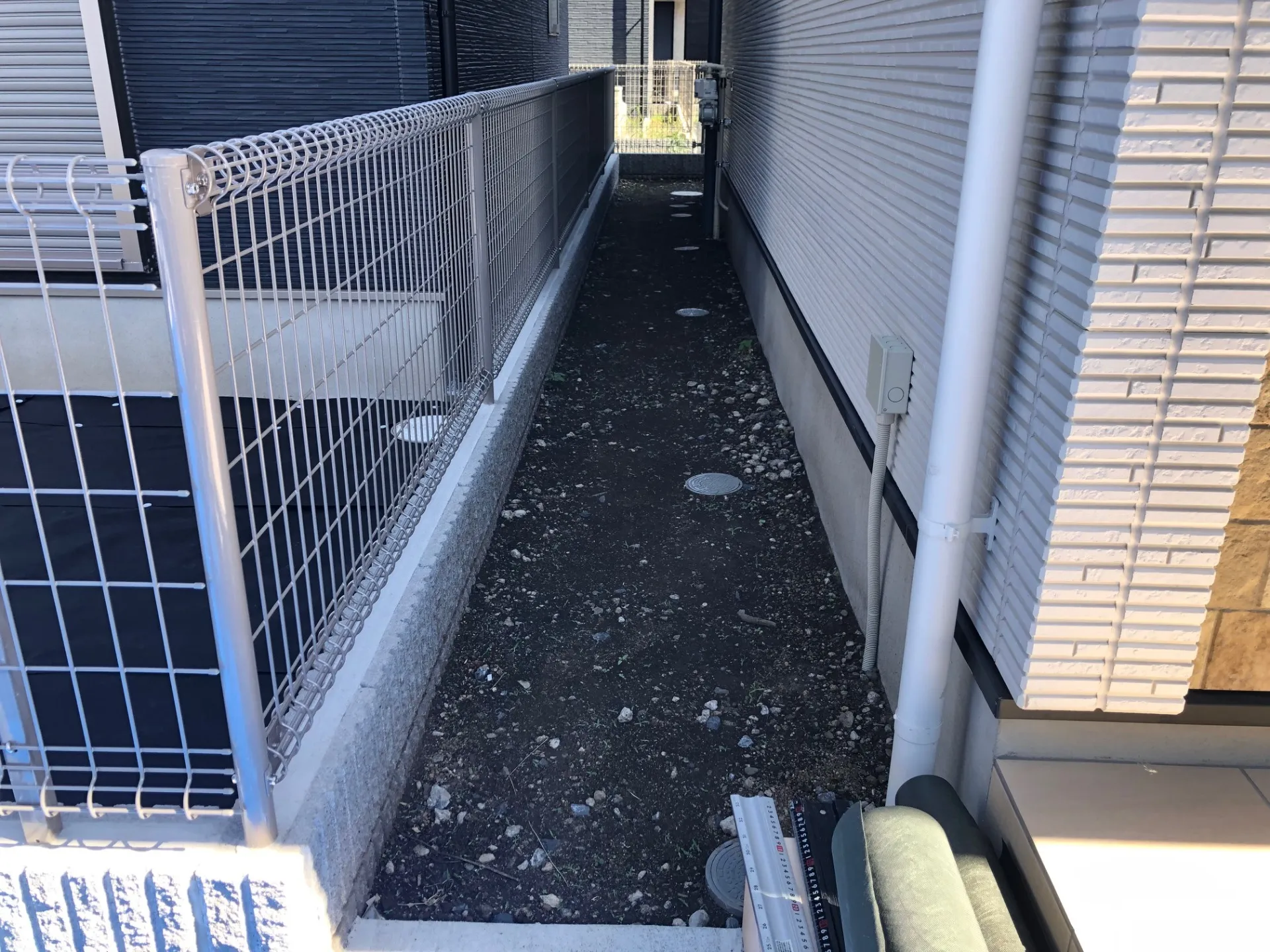 🏡【東京都西東京市】新築外構に人工芝＋白砂利で高級感ある仕上がり｜コスパ抜群で大満足の声！