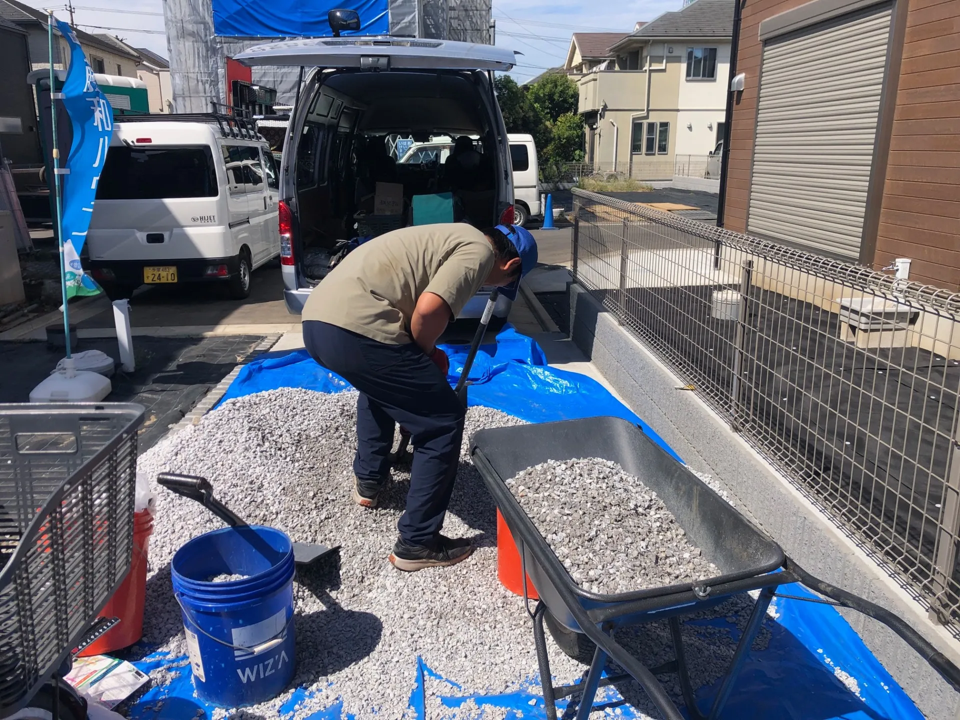 砂利の搬入作業