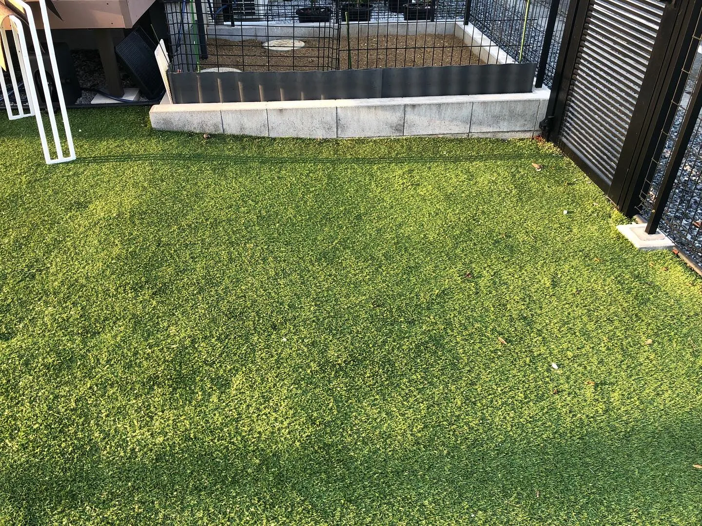 「他社施工の人工芝でもOK👷👌 プロ職人が丁寧に補修します🏡...