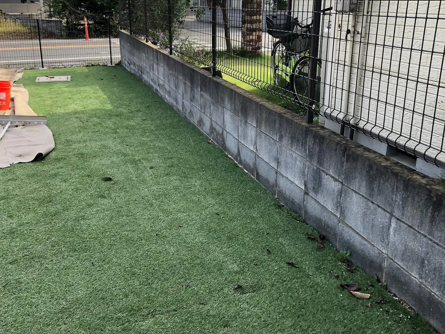 「他社施工の人工芝でもOK👷👌 プロ職人が丁寧に補修します🏡...