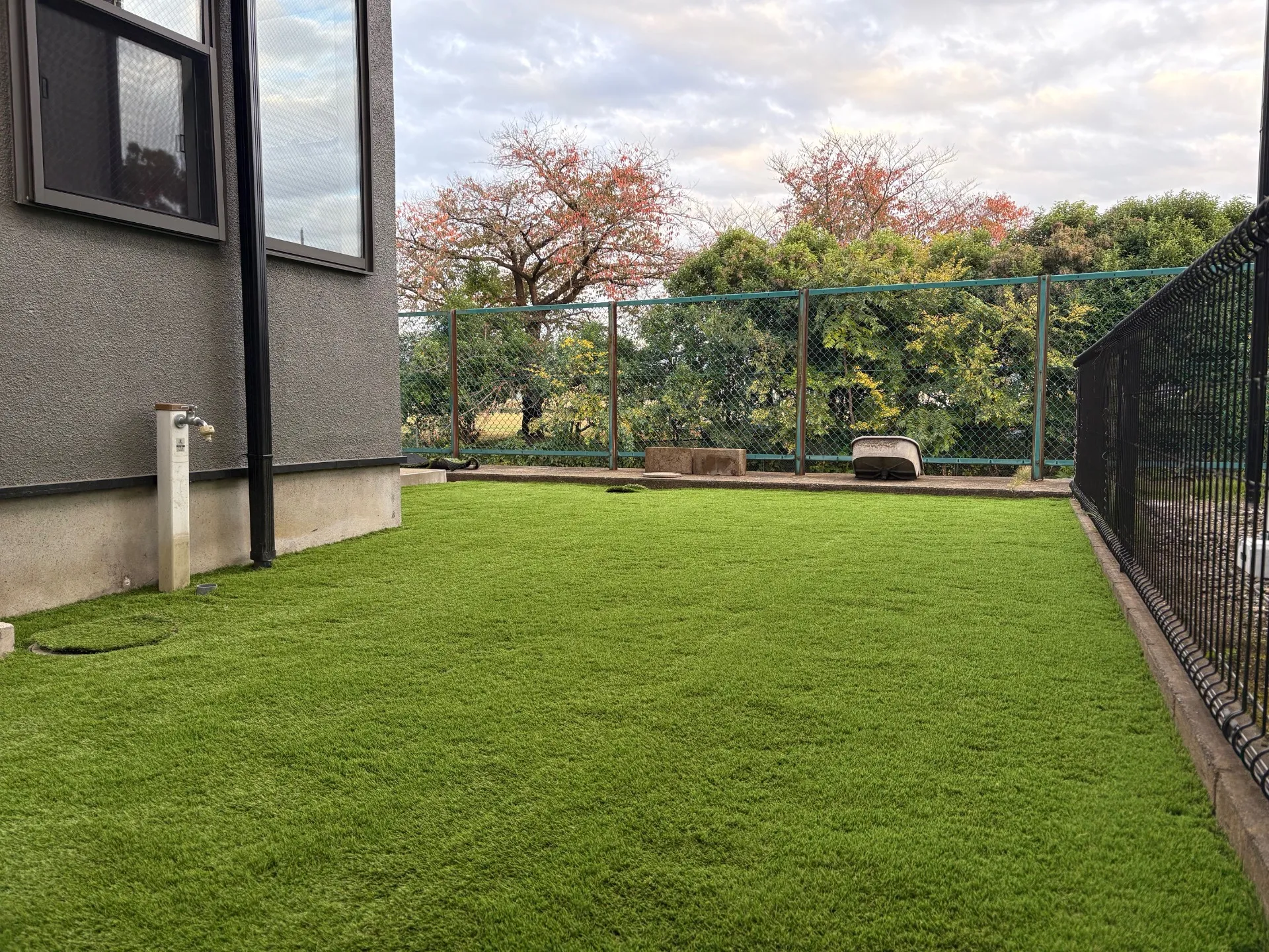 一年中きれいが続く高品質な人工芝