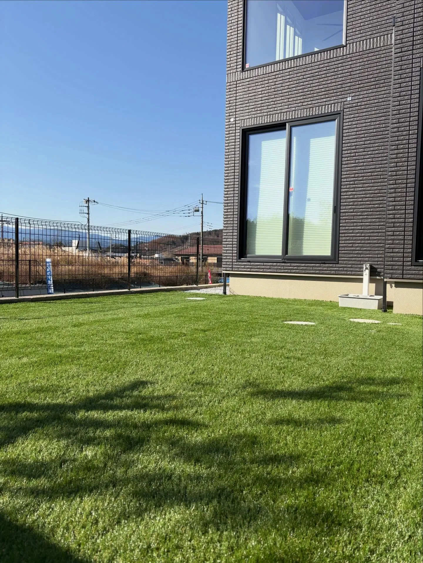 🏠おしゃれな外構は「人工芝」で完成 🌱🌱🌱✨