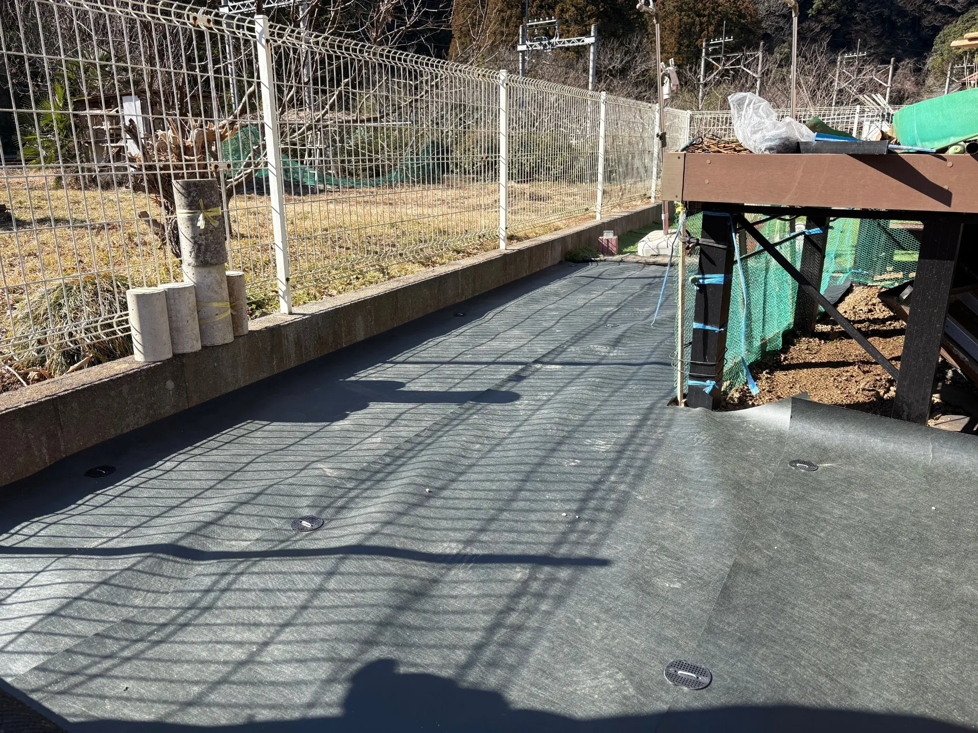 防草シート敷設