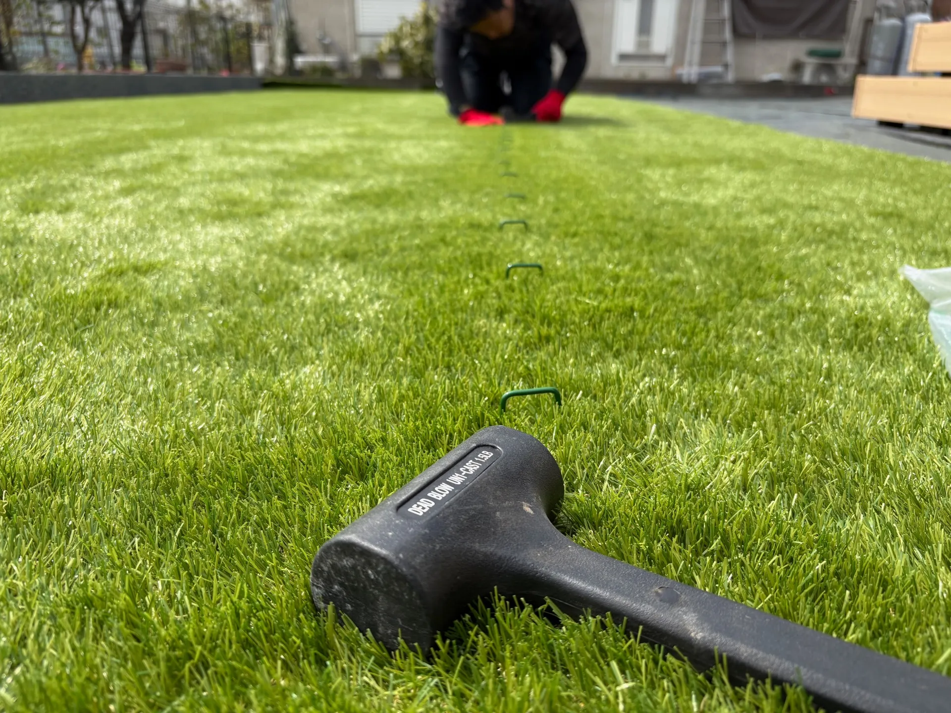 ピンで固定していきます