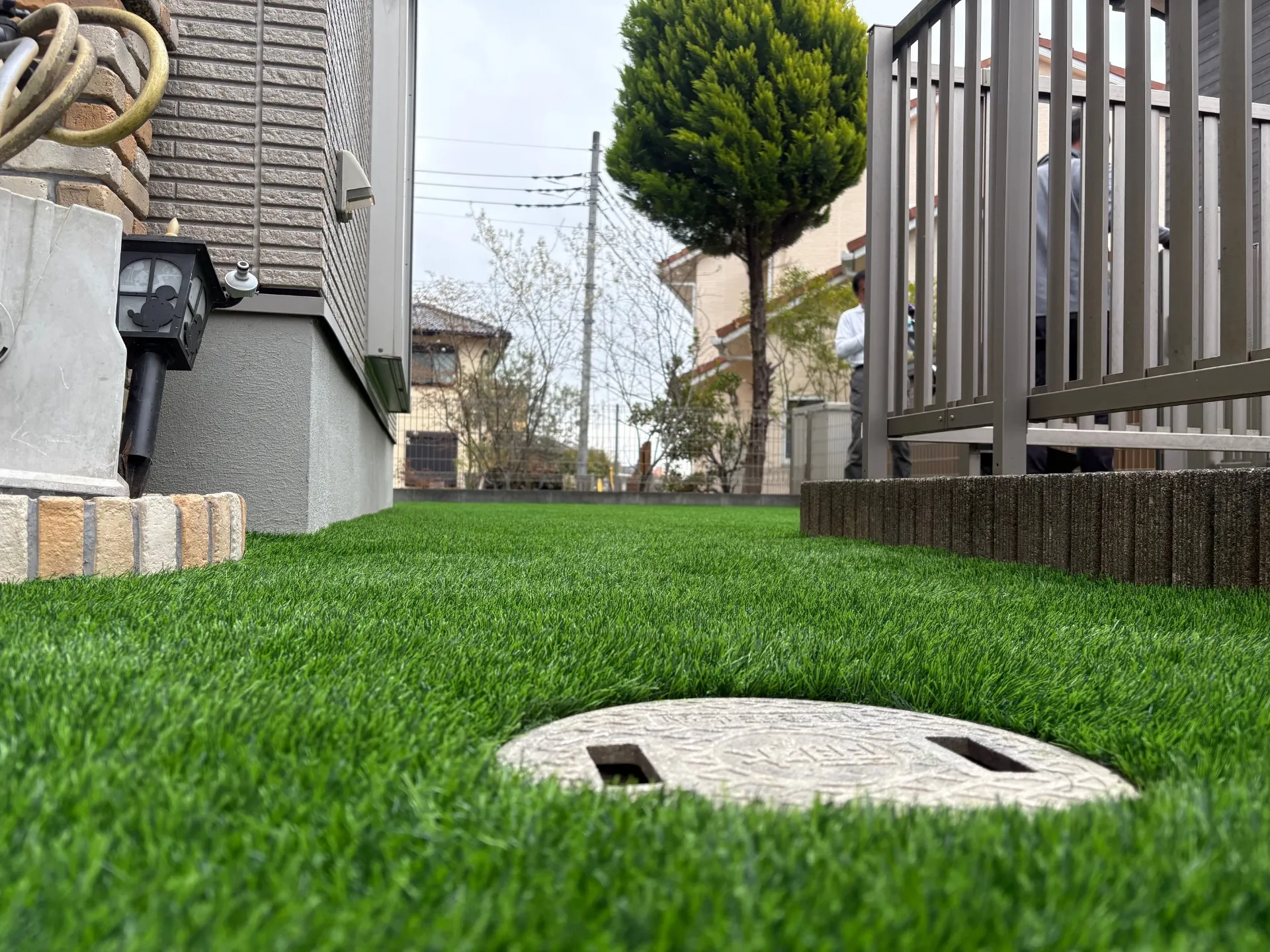 人工芝のお庭が完成