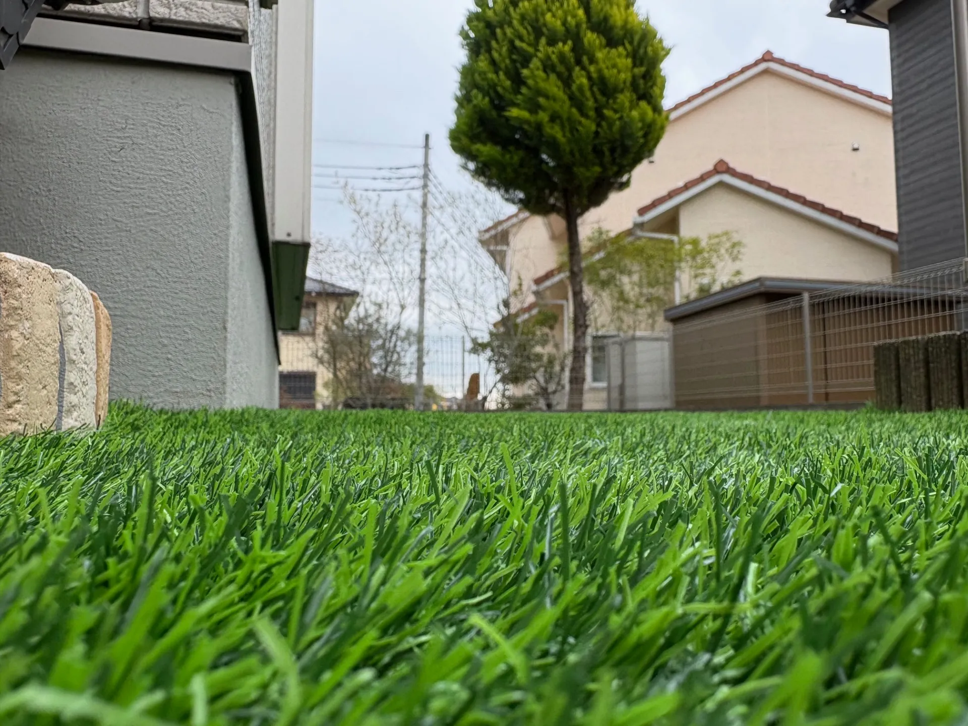 【埼玉 飯能市】芝生＆砂利の庭を“完全リセット”｜最安×高品質で選ばれた人工芝リフォーム事例