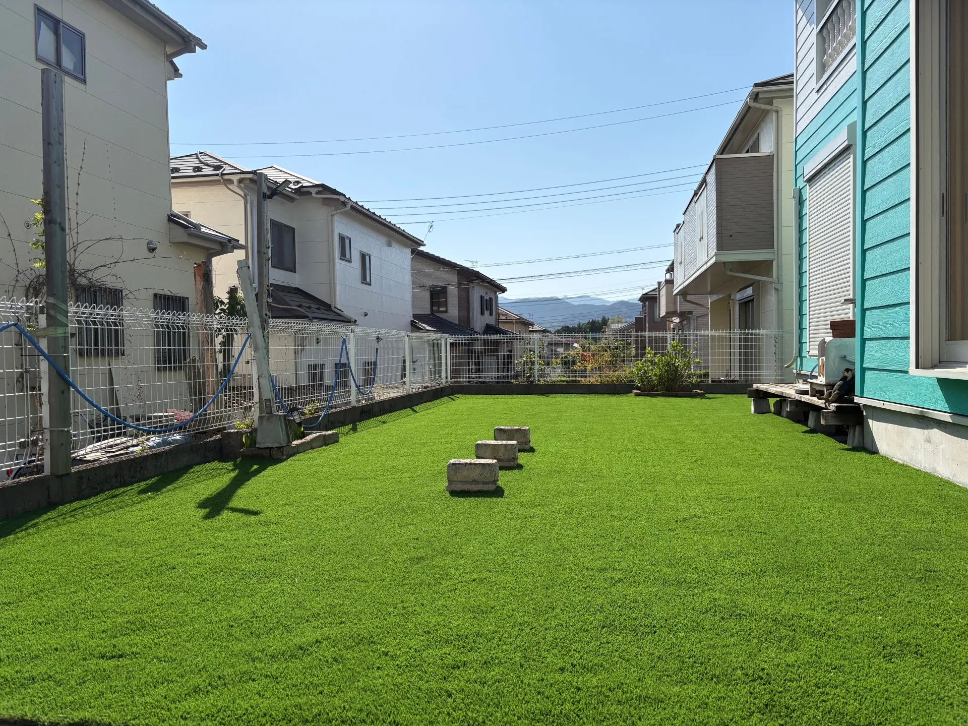 鮮やかなグリーンのお庭に生まれ変わりました