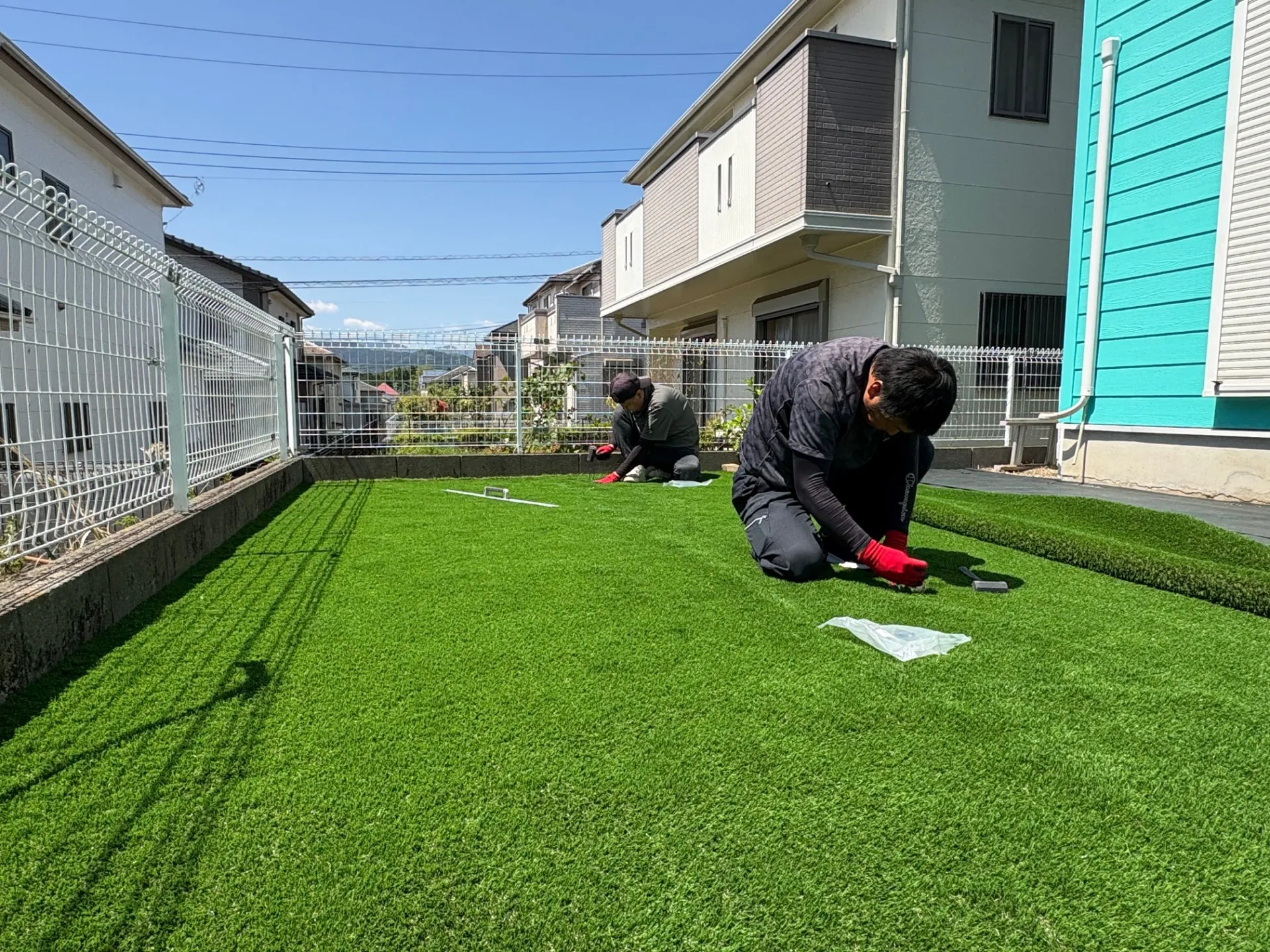 繋ぎ目も丁寧に作業します