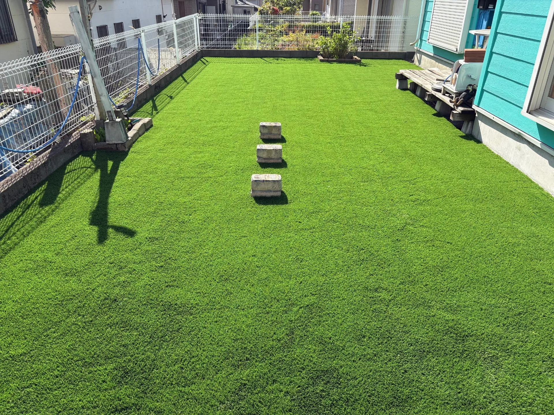 広々とした人工芝ドッグラン完成