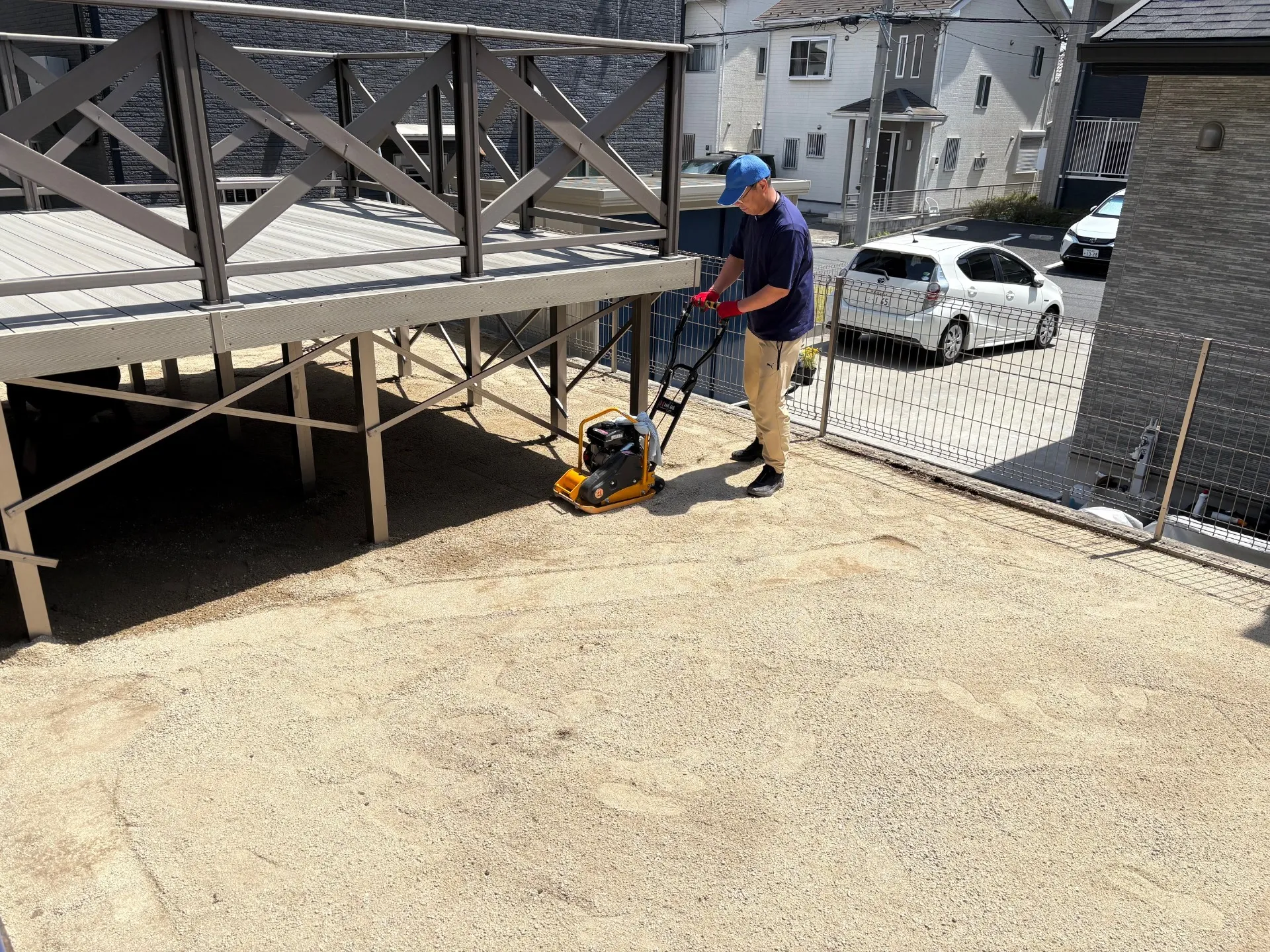 転圧整地していきます。