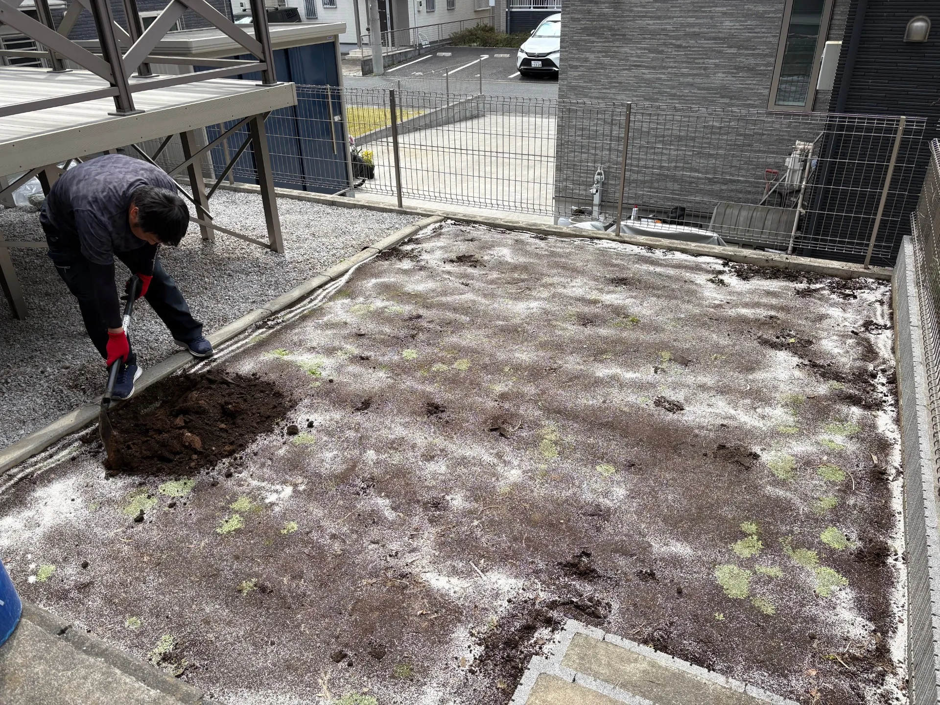 防草シート撤去・除草剤散布