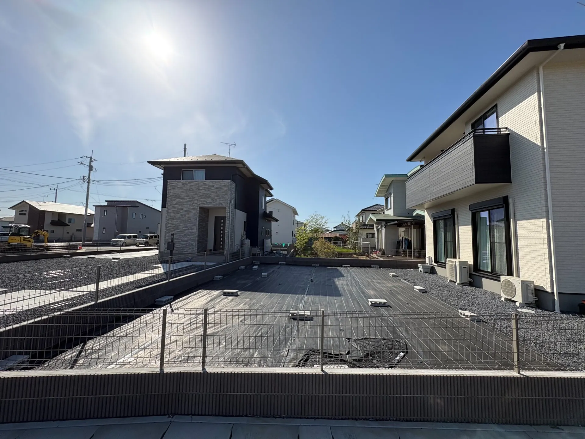 防草シートが敷かれた元のお庭の状態