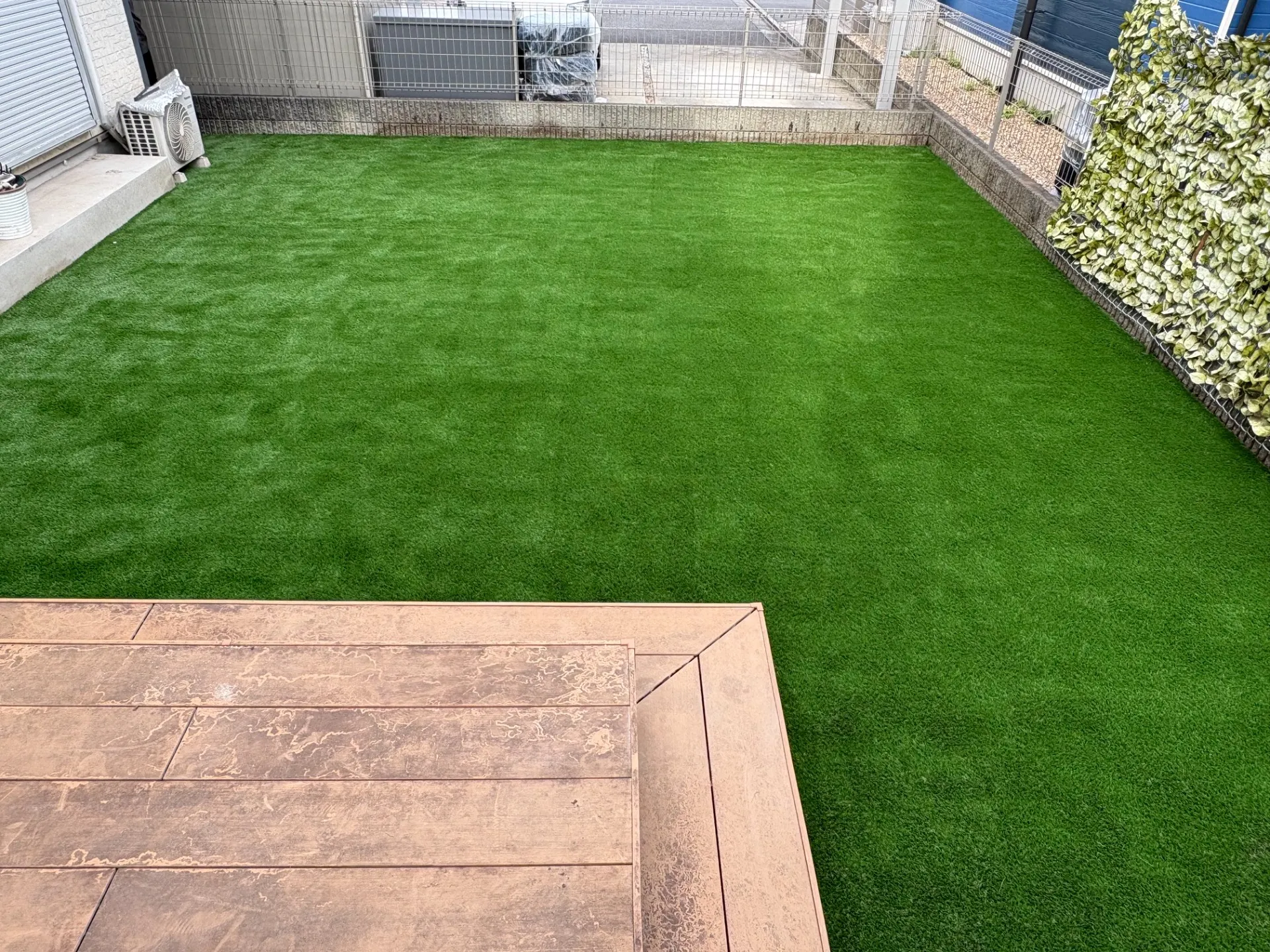 一年中緑がきれいな人工芝
