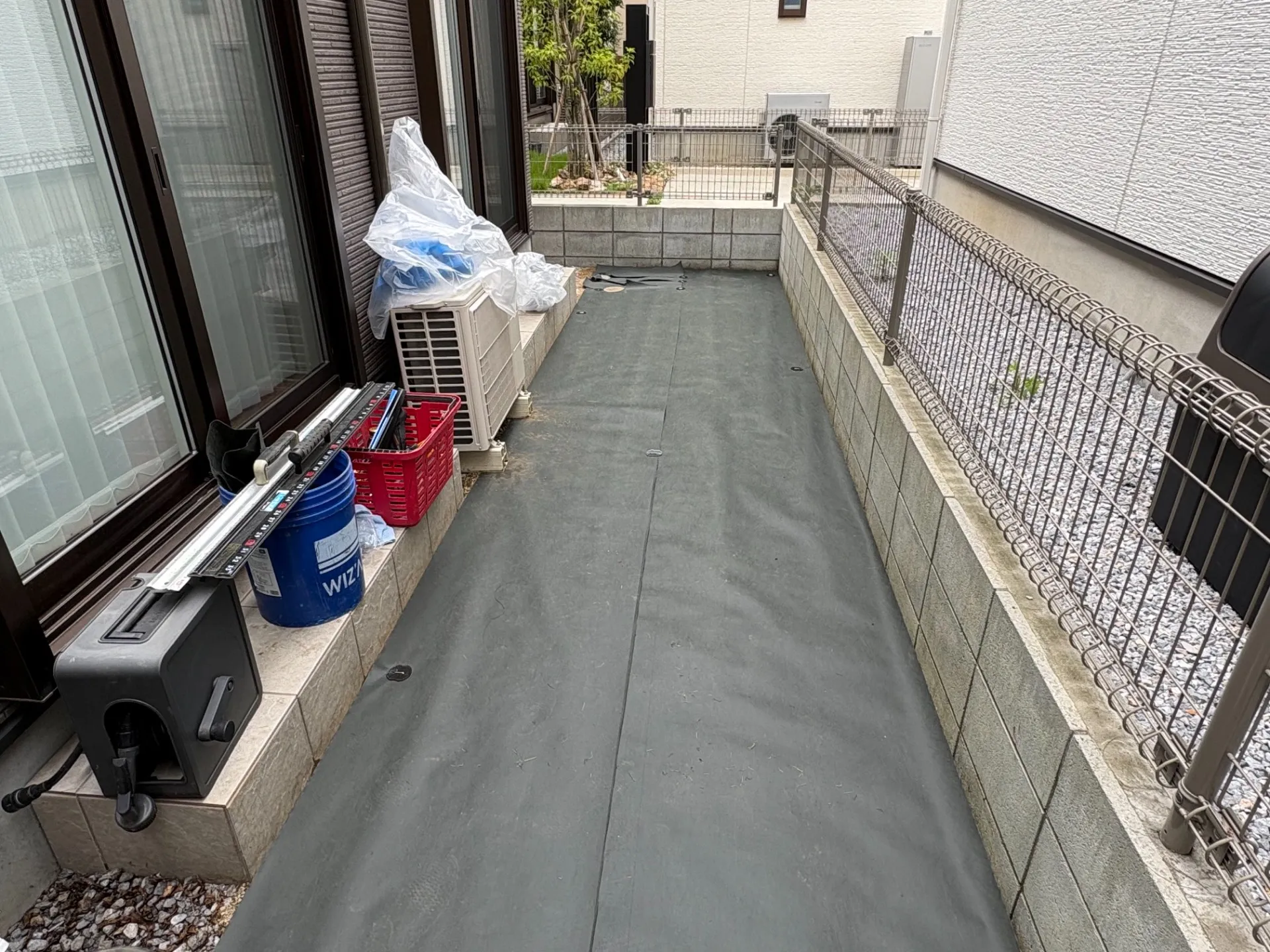 高耐久防草シート敷設