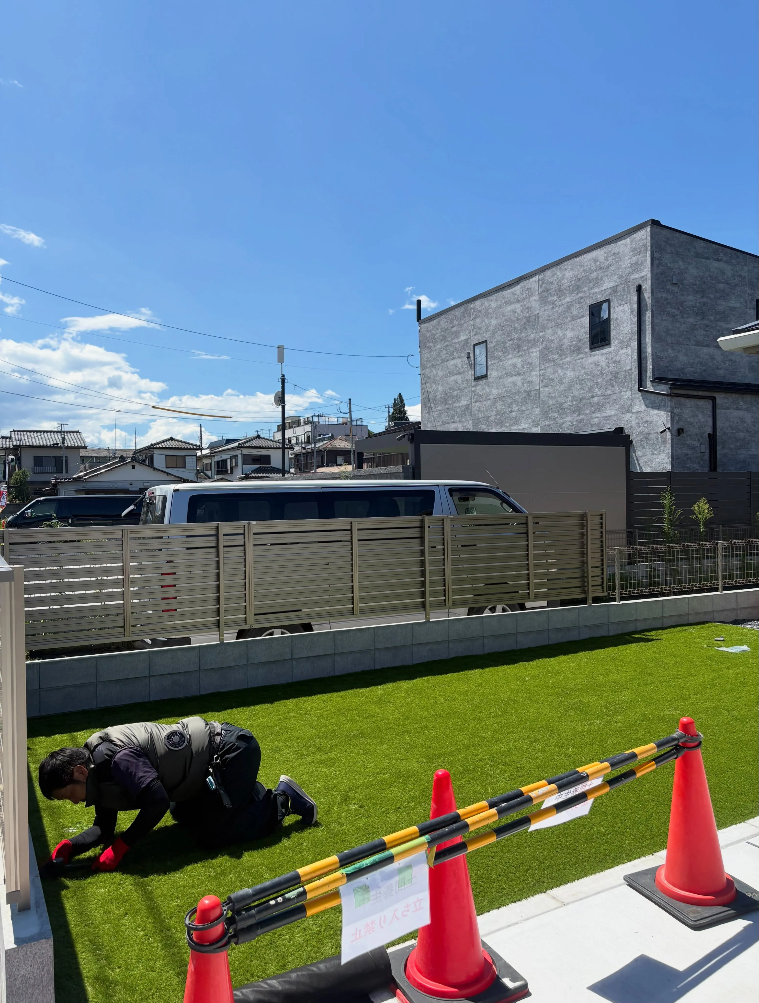 🏡✨ 新築外構をおしゃれに仕上げるなら、人工芝という選択肢。