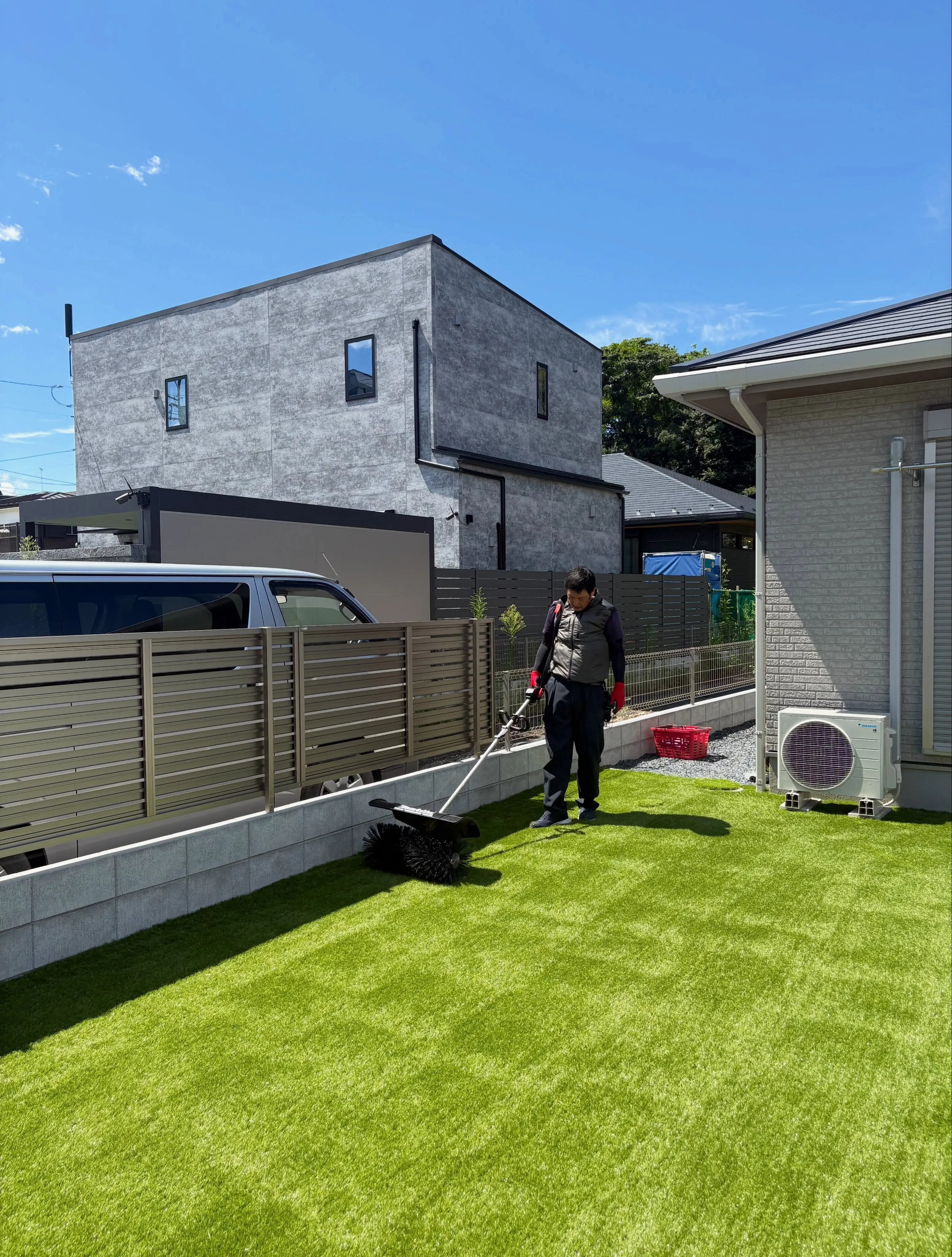 🏡✨ 新築外構をおしゃれに仕上げるなら、人工芝という選択肢。