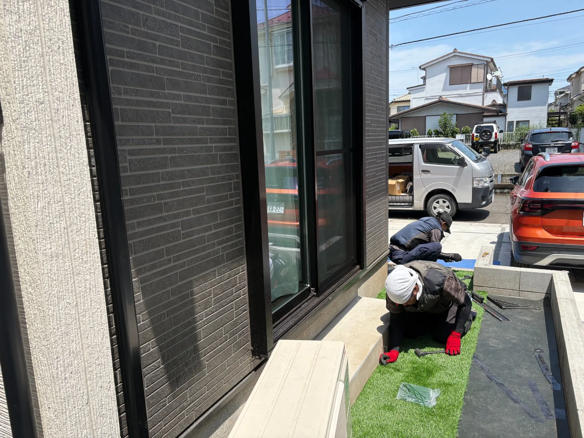 人工芝施工中