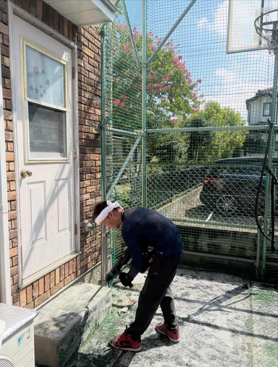 🌱 その人工芝、上から敷くだけじゃダメかも!? 👷🏼💥