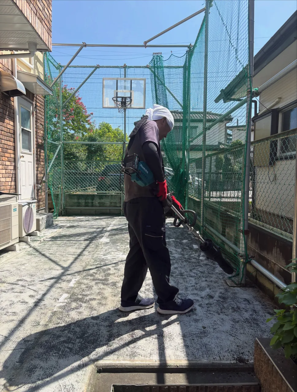 🌱 その人工芝、上から敷くだけじゃダメかも!? 👷🏼💥